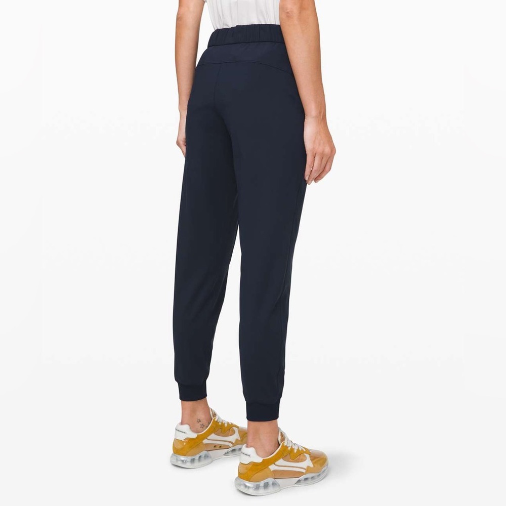 Lululemon On The Fly Pant - Picture 2 of 7